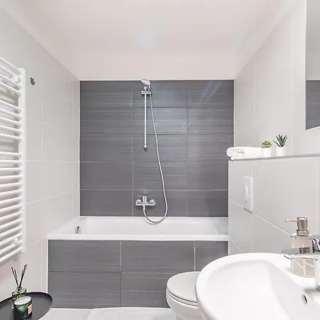 Penthouse - New - Modern & Quiet *