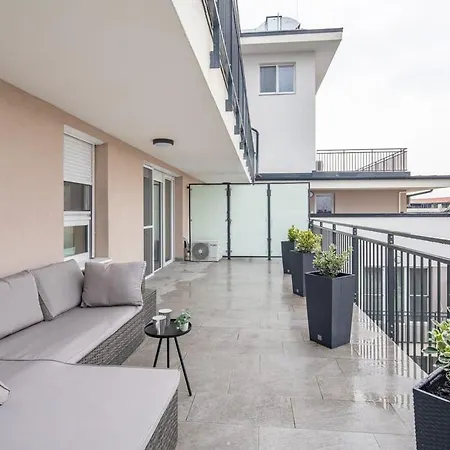 Penthouse - New - Modern & Quiet *