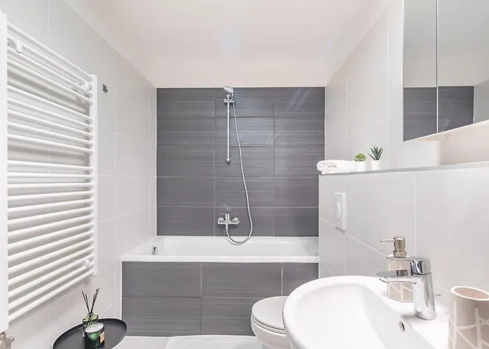 Penthouse - New - Modern & Quiet *