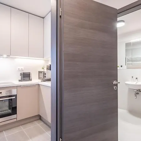 Penthouse - New - Modern & Quiet Apartment