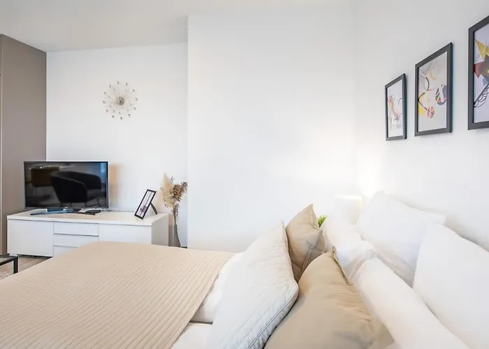 Penthouse - New - Modern & Quiet * 布达佩斯