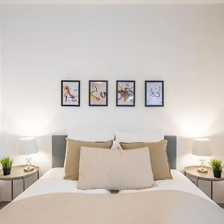 Penthouse - New - Modern & Quiet *