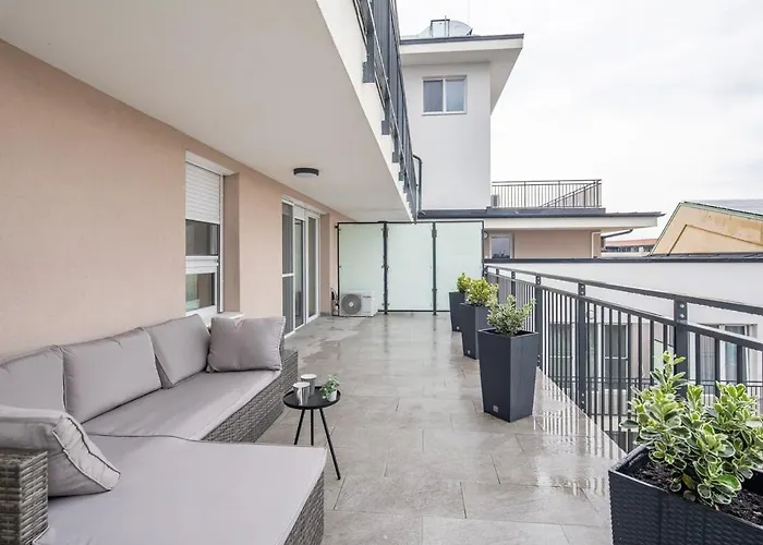 Penthouse - New - Modern & Quiet *